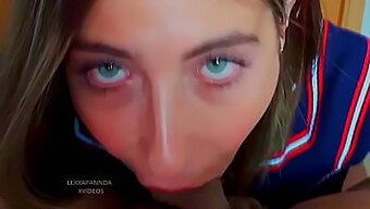 ¡Joven y impresionante chica hace una mamada y recibe una corrida facial de mí!