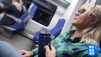 Video Fatto In Casa Di Un Orgasmo Femminile In Treno..