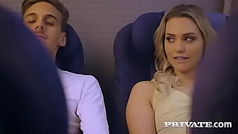 Mia Malkova,一个拥有天然乳房和长发的惊人美女,在热辣的飞机旅行中与private首次亮相