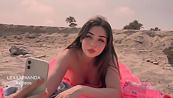 Una Joven Hace Una Mamada En La Playa Y Recibe Una Corrida Facial. ¡no Te Pierdas Esta Escena Caliente!