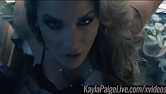 เซสชั่นเดี่ยวของ Kayla Paige กับของเล่นเพศและการเต้นระบําเปลื้องผ้าออร์แกนิค